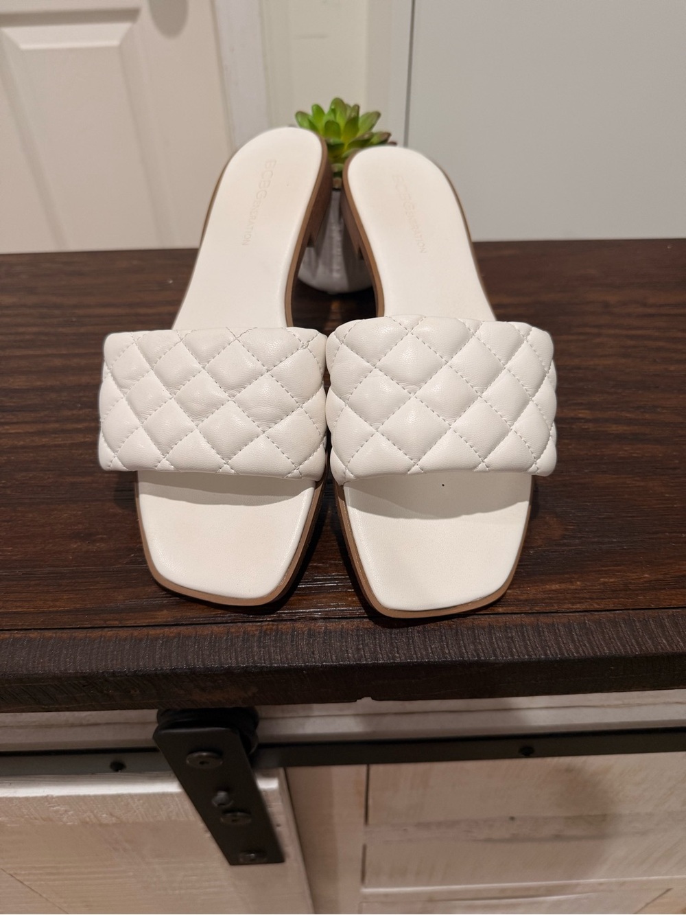 BCBGeneration White Quilted Padded Slide Sandals Square Toe Size 8